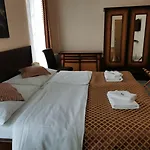 Roosevelt 3*