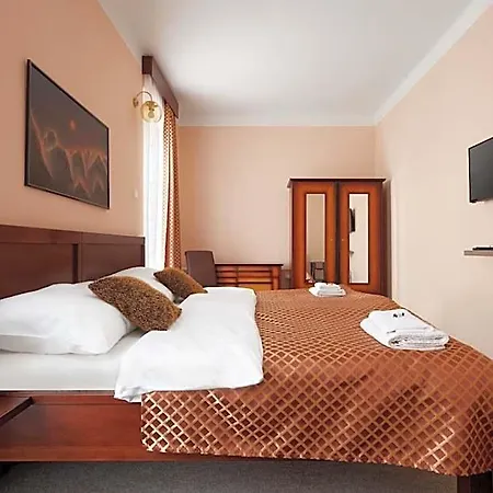 Roosevelt 3*